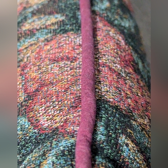 Tapestry pillow by Donna Richardson with burgundy trim - Picture 7 of 8